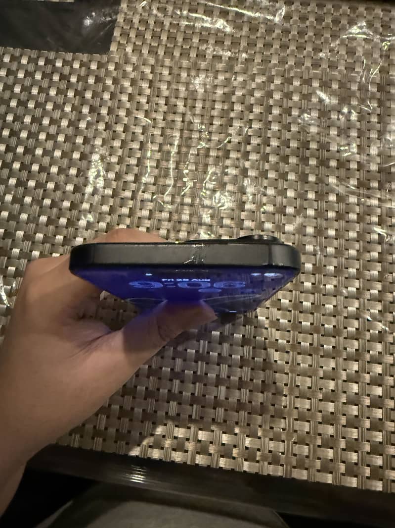 Apple iPhone 16 Pro Max 6