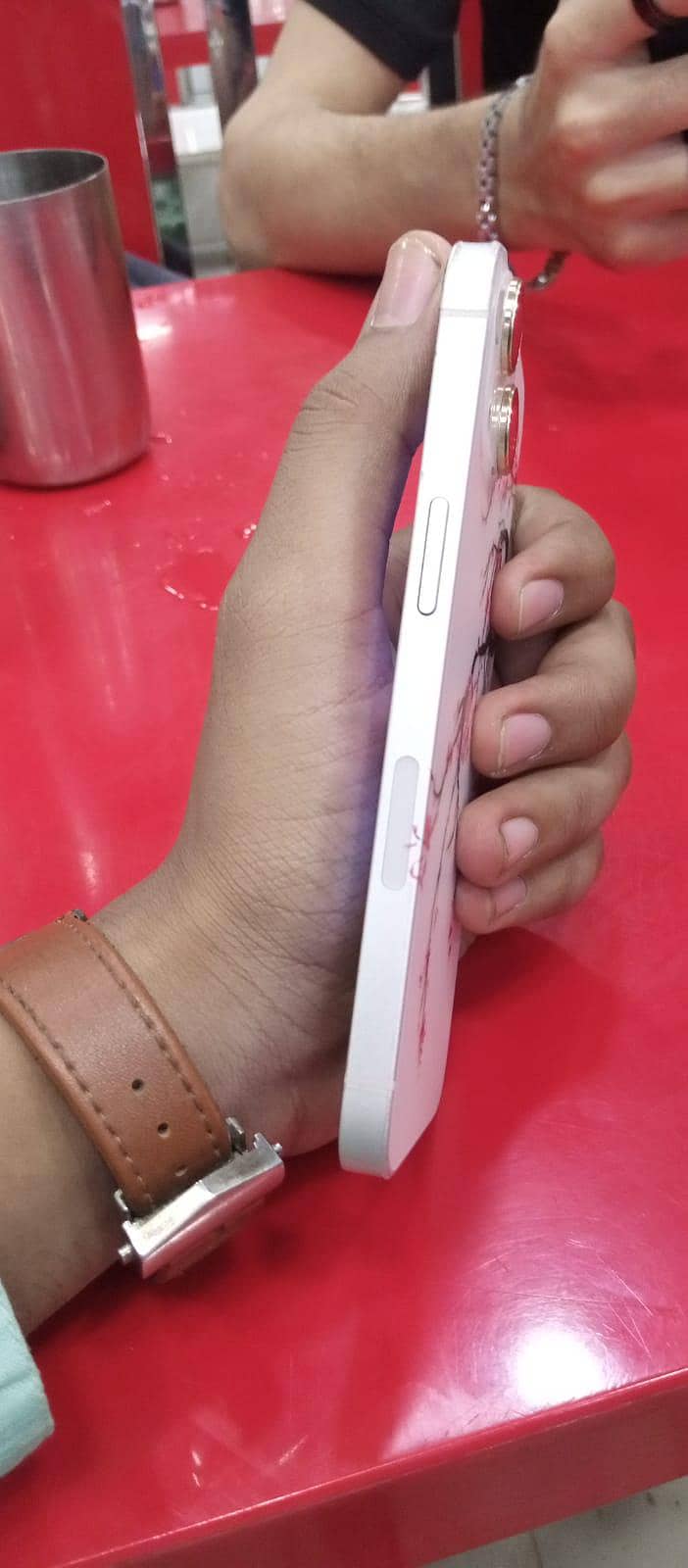 Apple iPhone 13 1