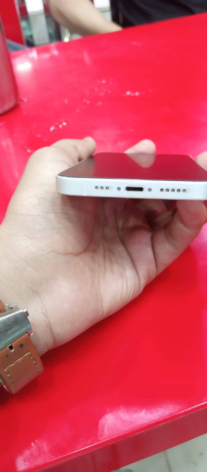 Apple iPhone 13 4