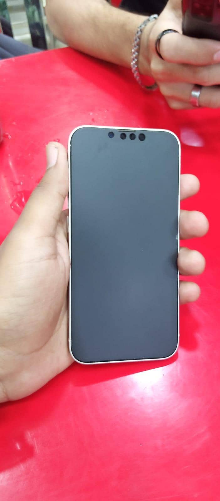 Apple iPhone 13 6