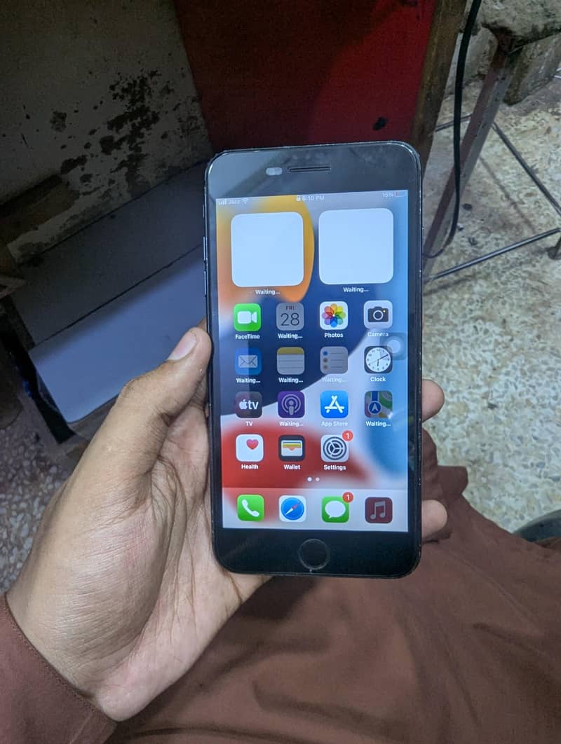 Apple iPhone 7 Plus 0
