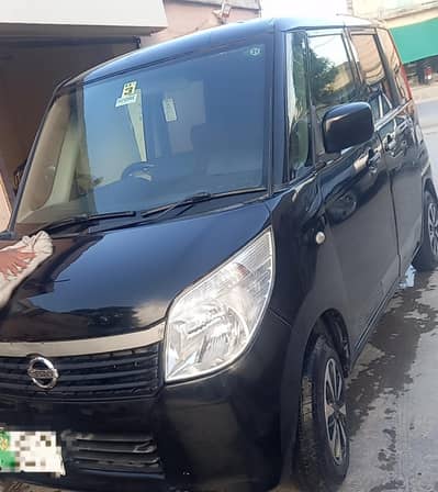 Nissan Roox 2012