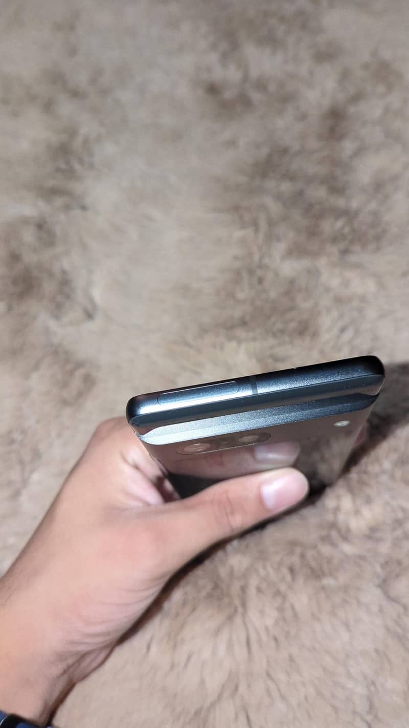 Google Pixel 7 4