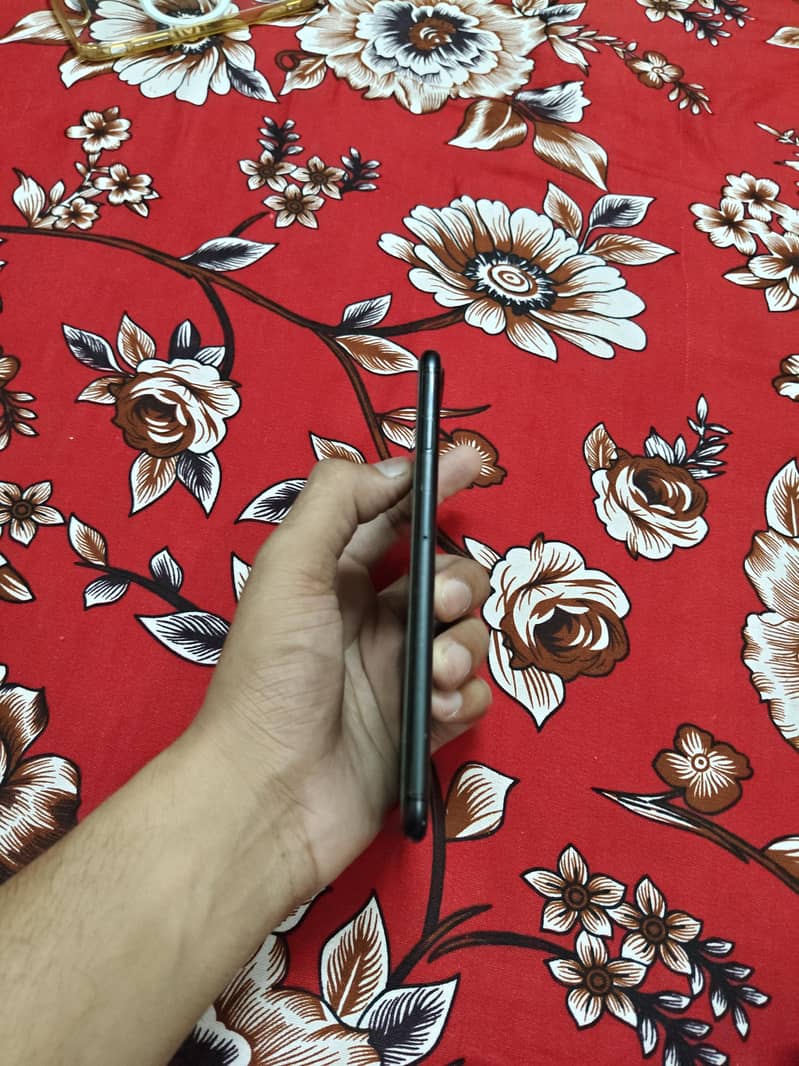 Apple iPhone 7 Plus 1