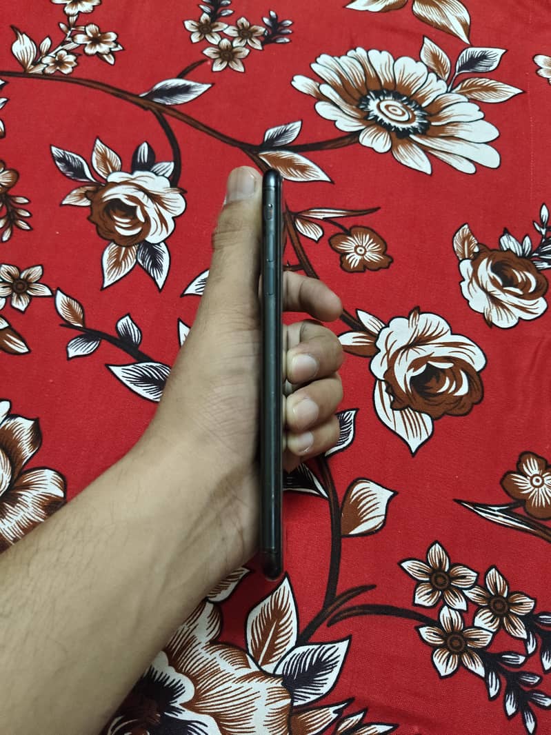 Apple iPhone 7 Plus 2