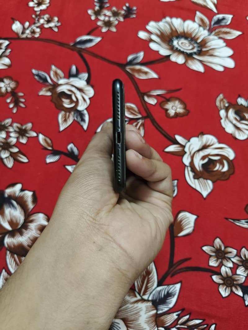 Apple iPhone 7 Plus 3