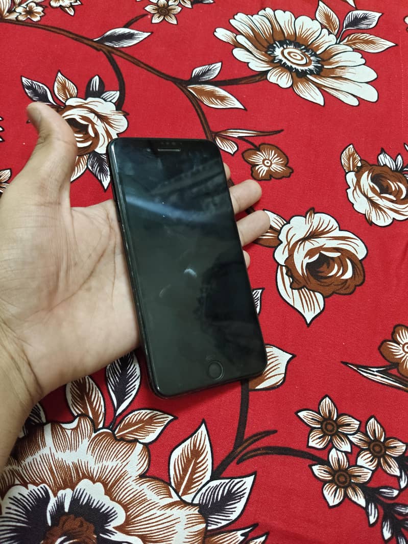 Apple iPhone 7 Plus 4