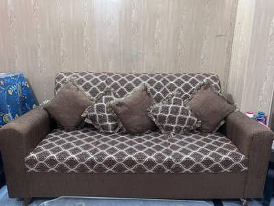 5 month used 7 seater sofa set with cushions