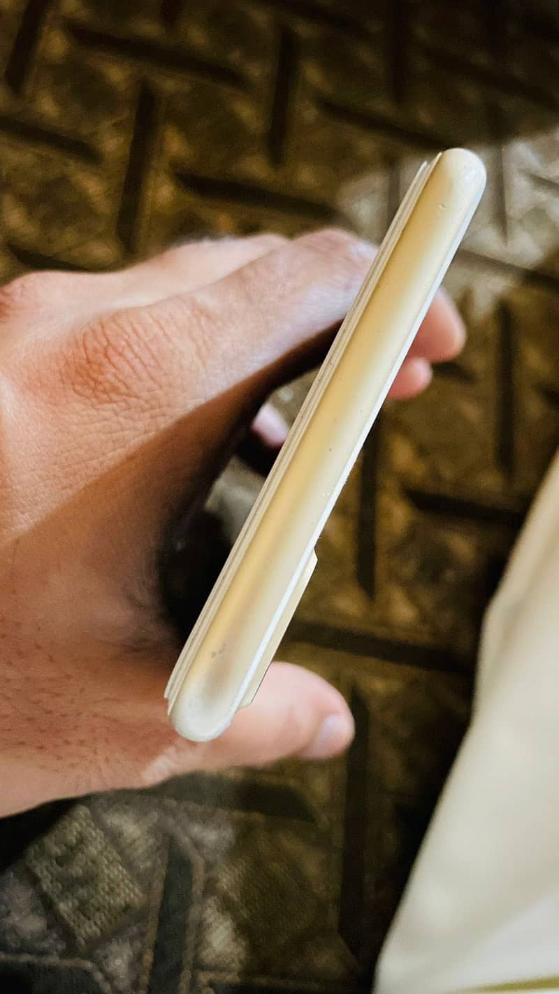 Apple iPhone 7 Plus 4