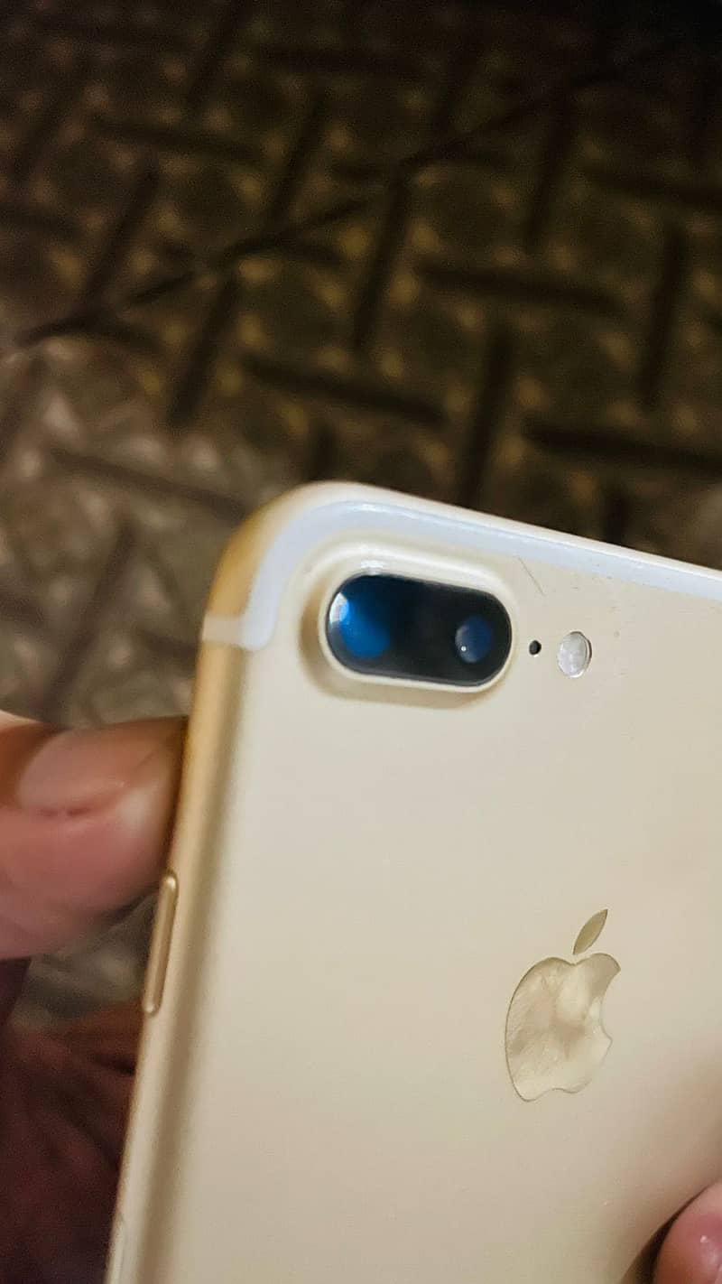 Apple iPhone 7 Plus 8