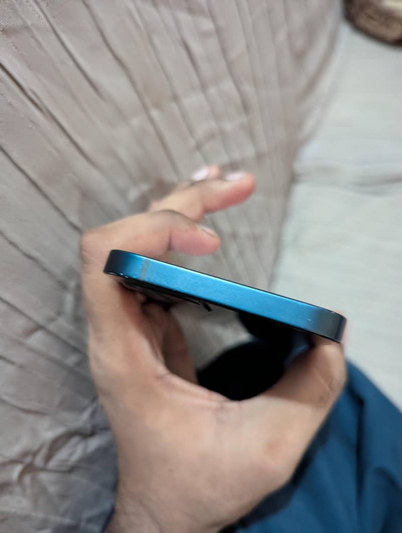 Apple iPhone 12 1