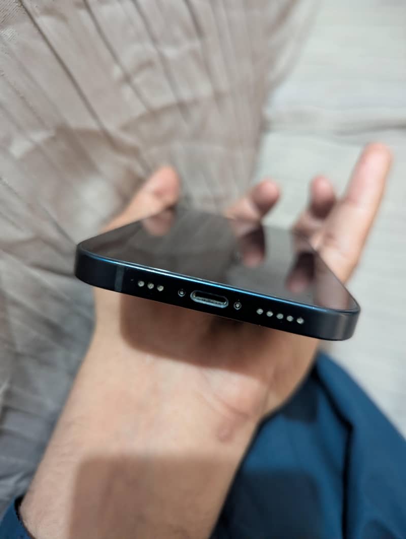 Apple iPhone 12 2