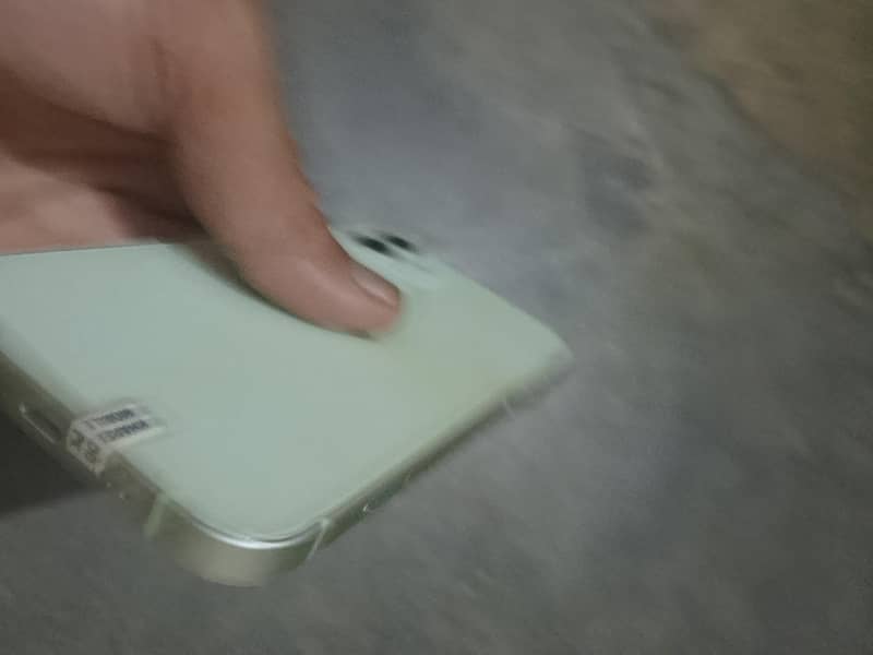 Apple iPhone 12 4