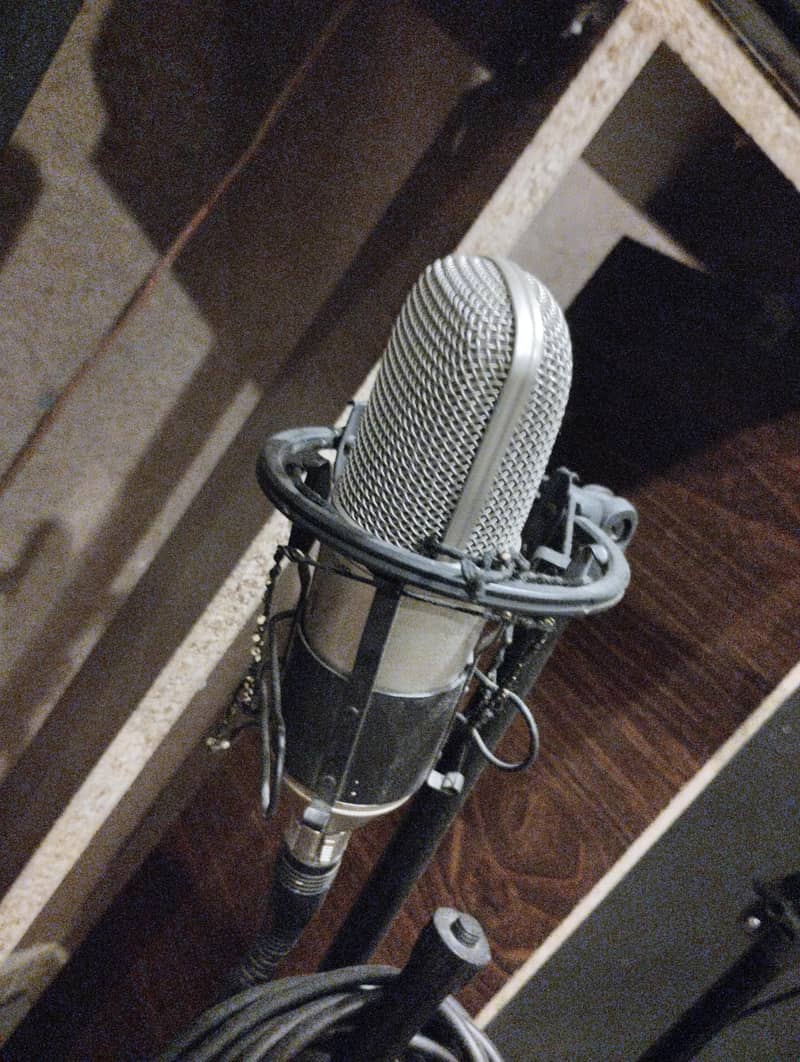 Mic B1 0
