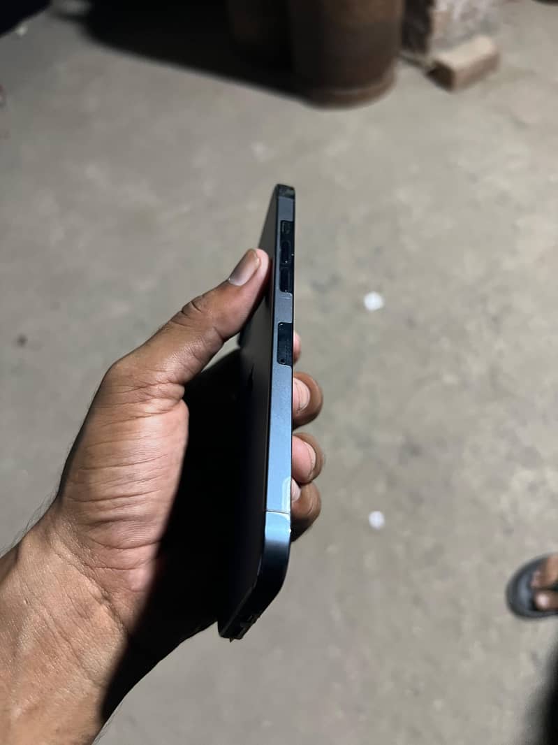 Apple iPhone 12 Pro Max 3