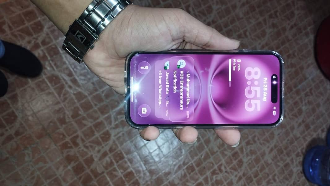 Apple iPhone 16 1