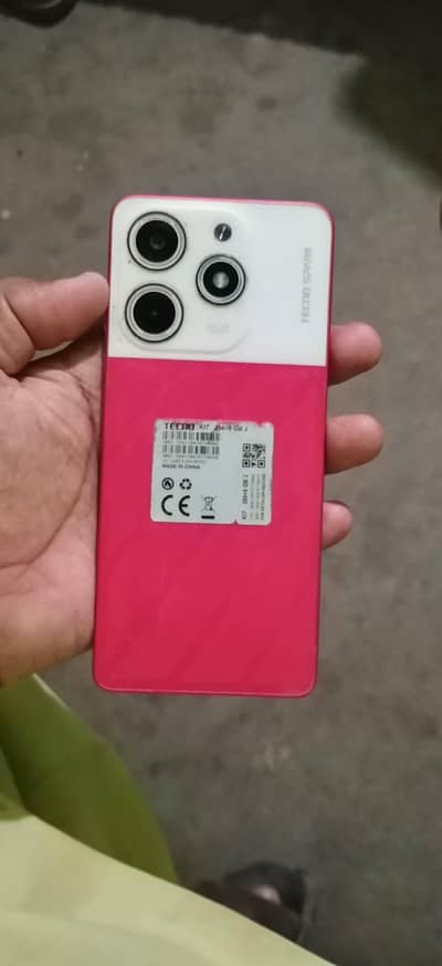 Tecno Spark 10 Pro 16/256 gb box charger sath hai