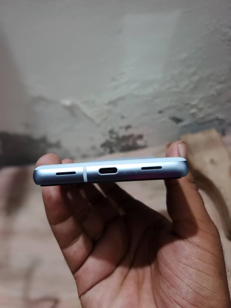 Google Pixel 7a 2