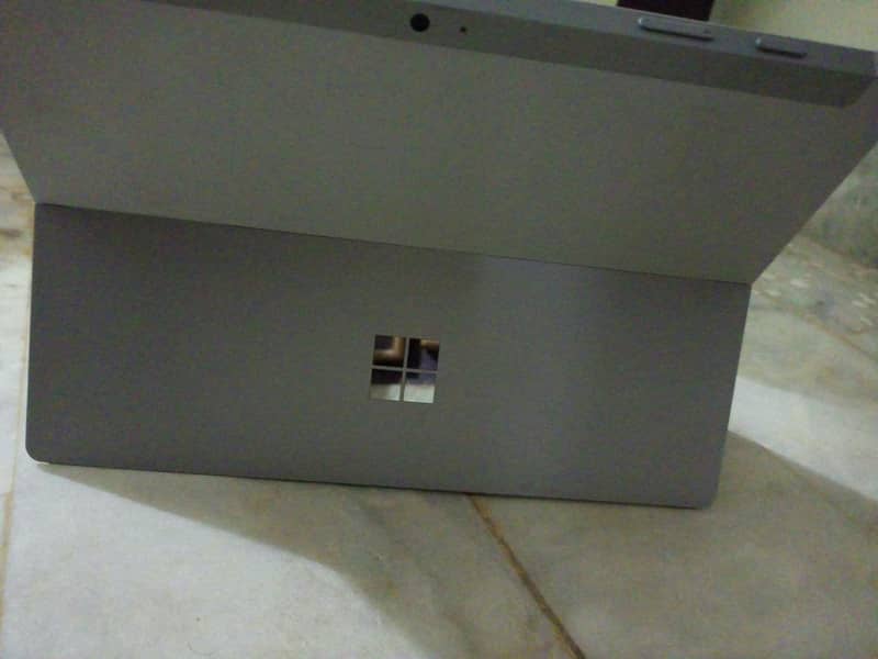 Microsoft surface 3  Touch screen 8