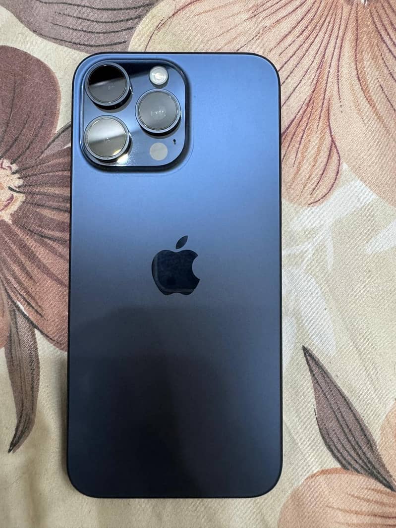Apple iPhone 15 Pro Max 1