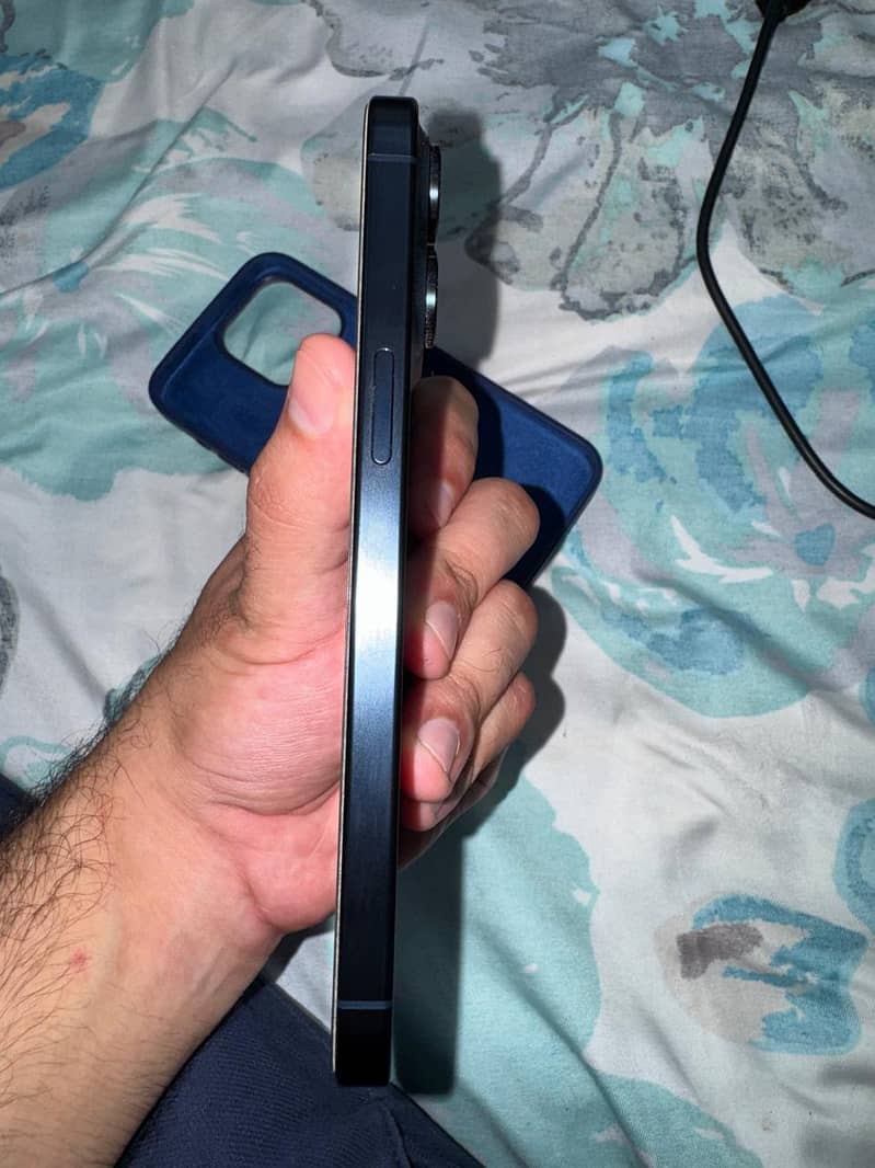 Apple iPhone 15 Pro Max 5