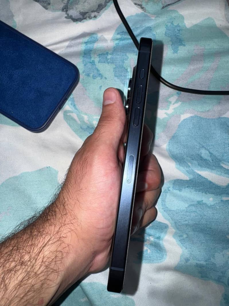 Apple iPhone 15 Pro Max 7