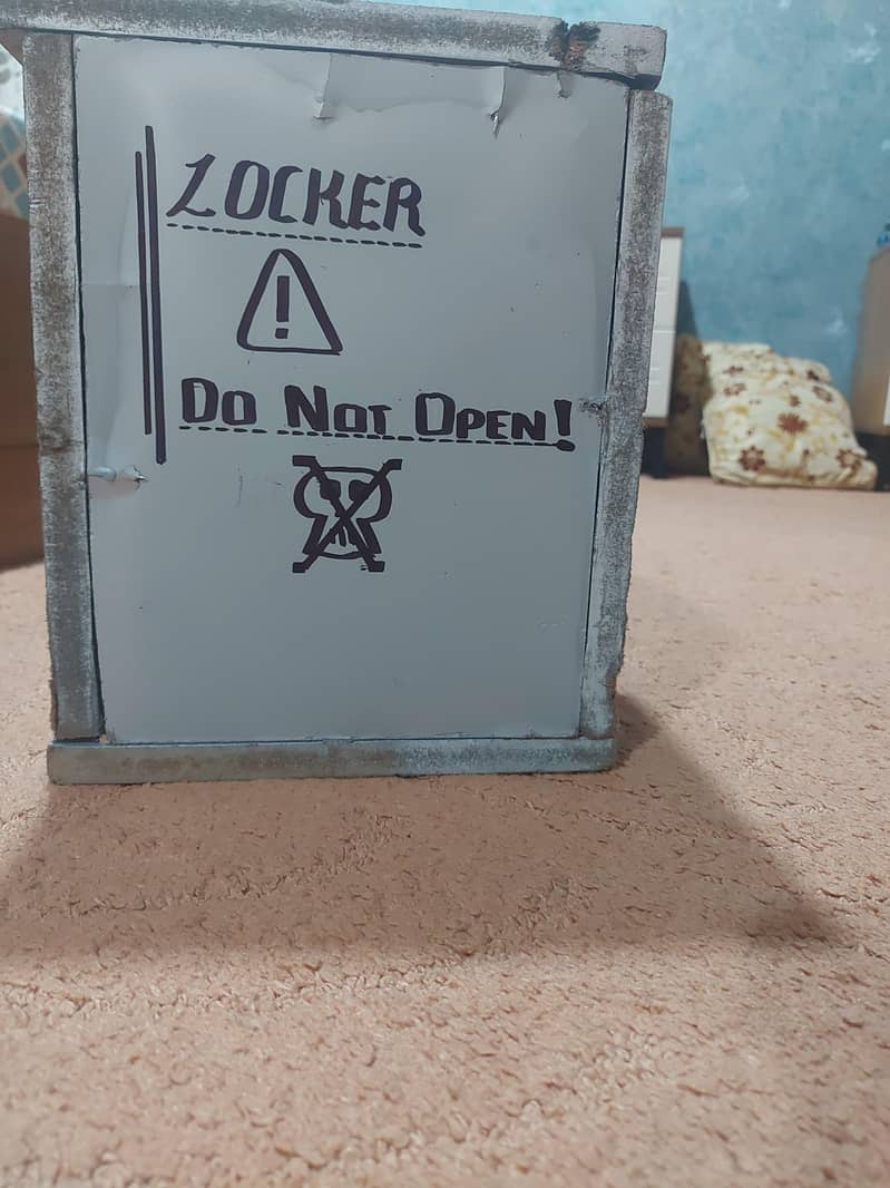 Locker 2