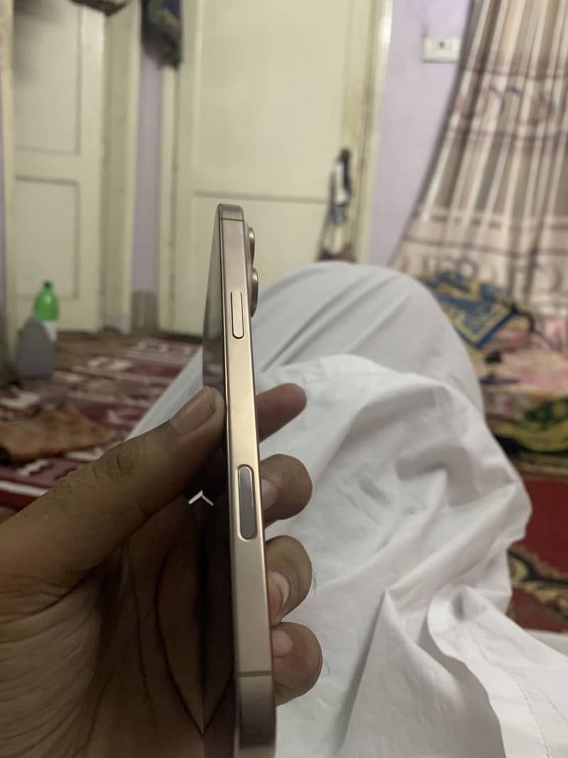 Apple iPhone 16 Pro Max 2