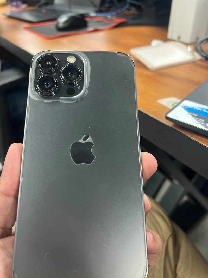 Apple iPhone 13 Pro Max 5