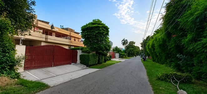 100 % Original Pictures 1 Kanal Lavish Friendly Budget House Very Reasonable Deal Owner Needy