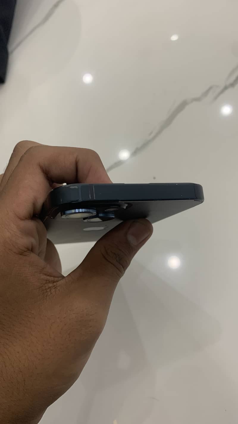 Apple iPhone 13 6