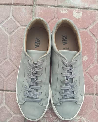 Trendy Thrifted Sneakers – Stylish & Comfortable