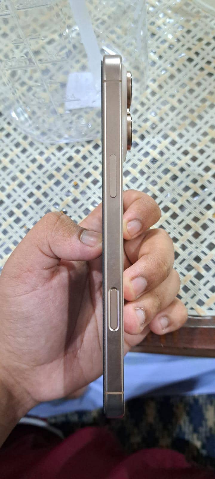 iPhone 16 Pro Max 2