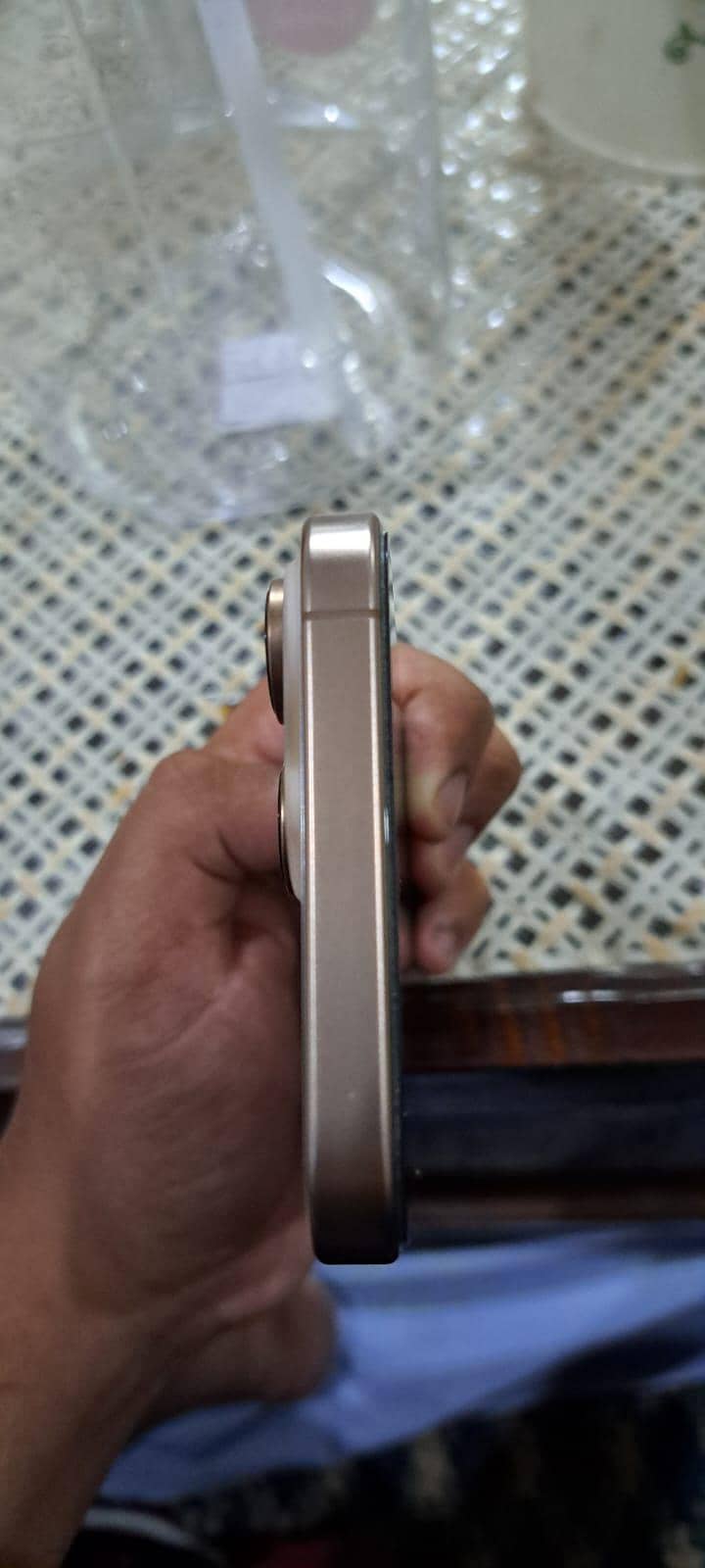 iPhone 16 Pro Max 4