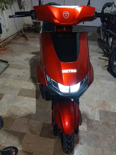 Metro Electric  battery scooty T9.