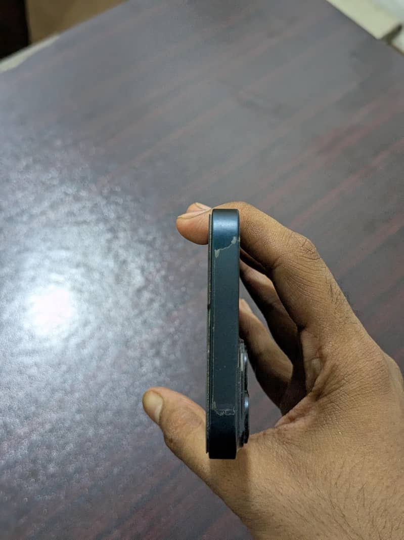 Apple iPhone 14 3