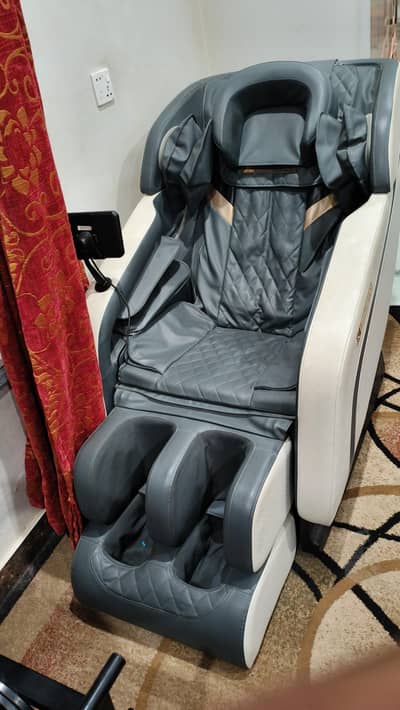 JC Buckman massager chair