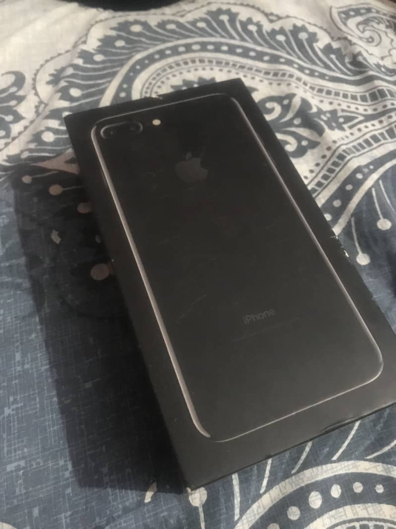 Apple iPhone 7 Plus 1