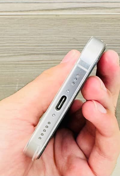 Apple iPhone 16 Pro