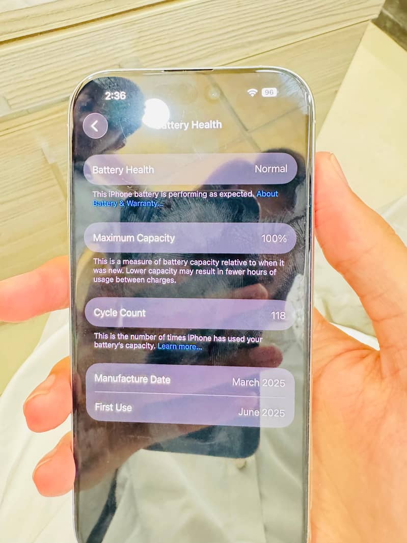 Apple iPhone 16 Pro 2