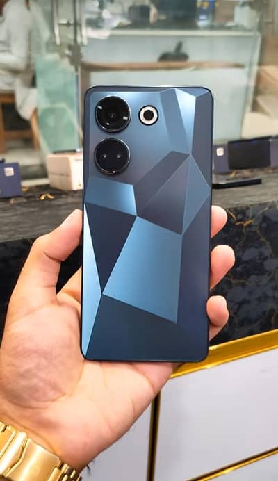 Tecno CAMON 20