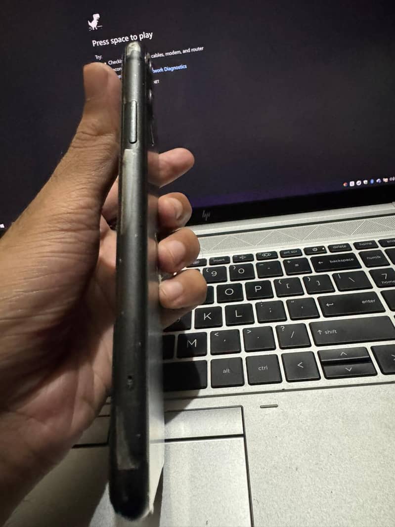 Apple iPhone 11 4