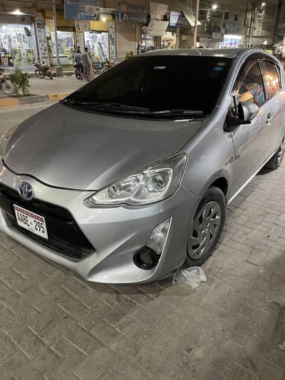 Toyota aqwa 2015