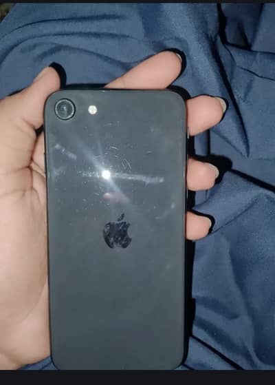 iPhone se2020 second generation ya. 64 ga ha all ok ha. Koi fult nhi.