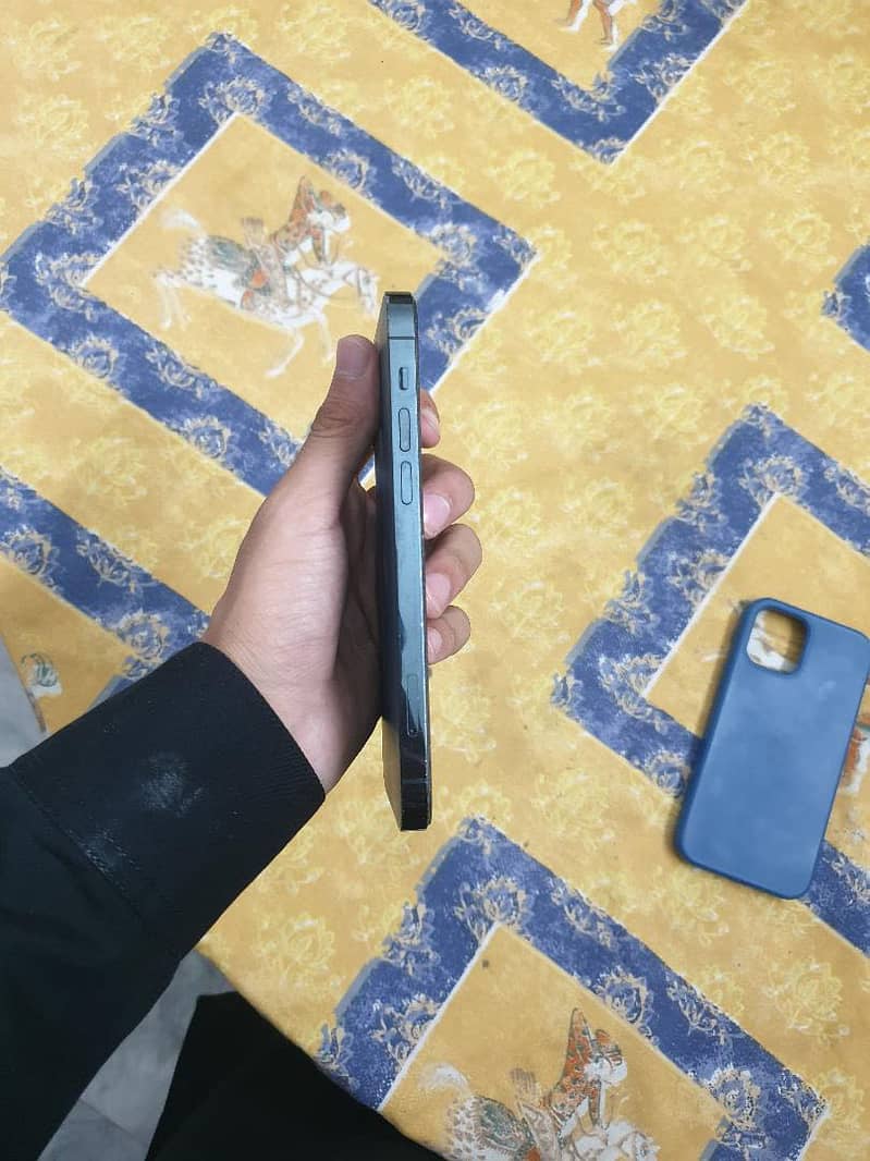 iPhone 12 Pro 1
