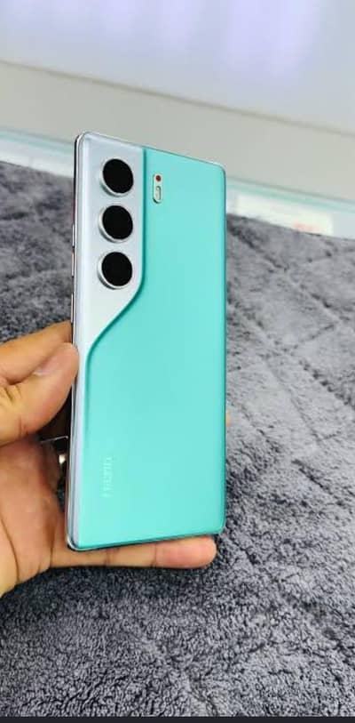 Tecno CAMON 40 Pro