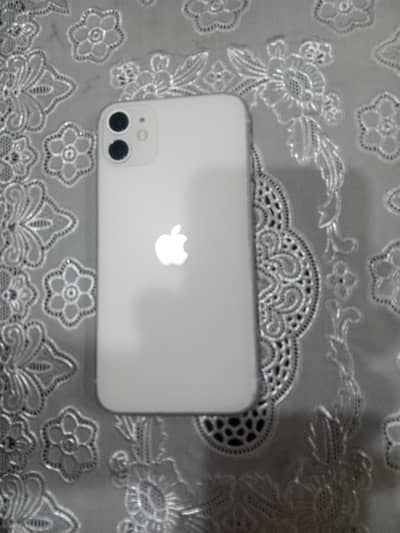 iphone 11  64gb total geniun phone hai for sale urgent