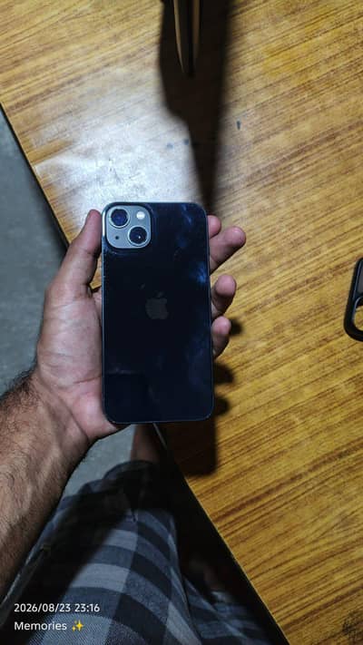 Apple iPhone 13