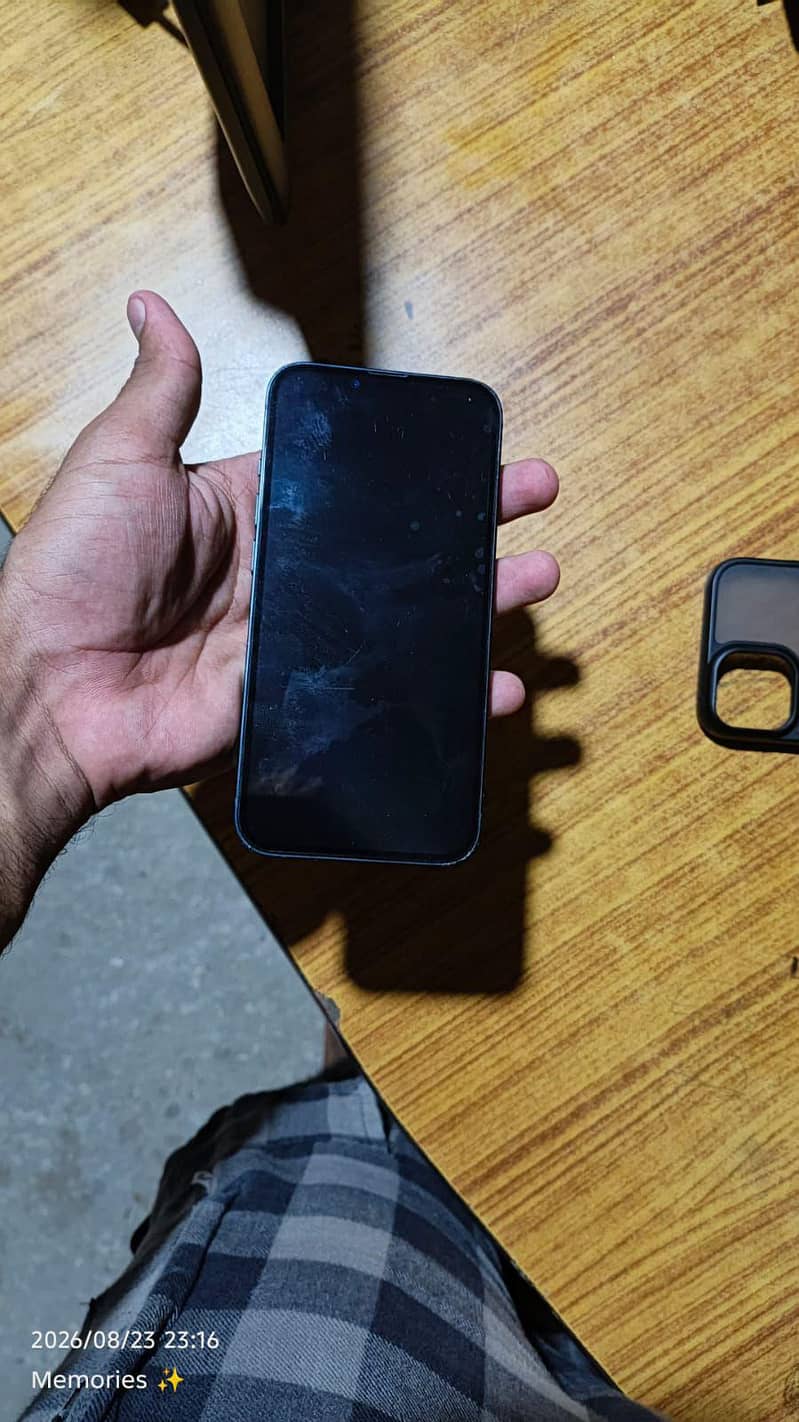Apple iPhone 13 3