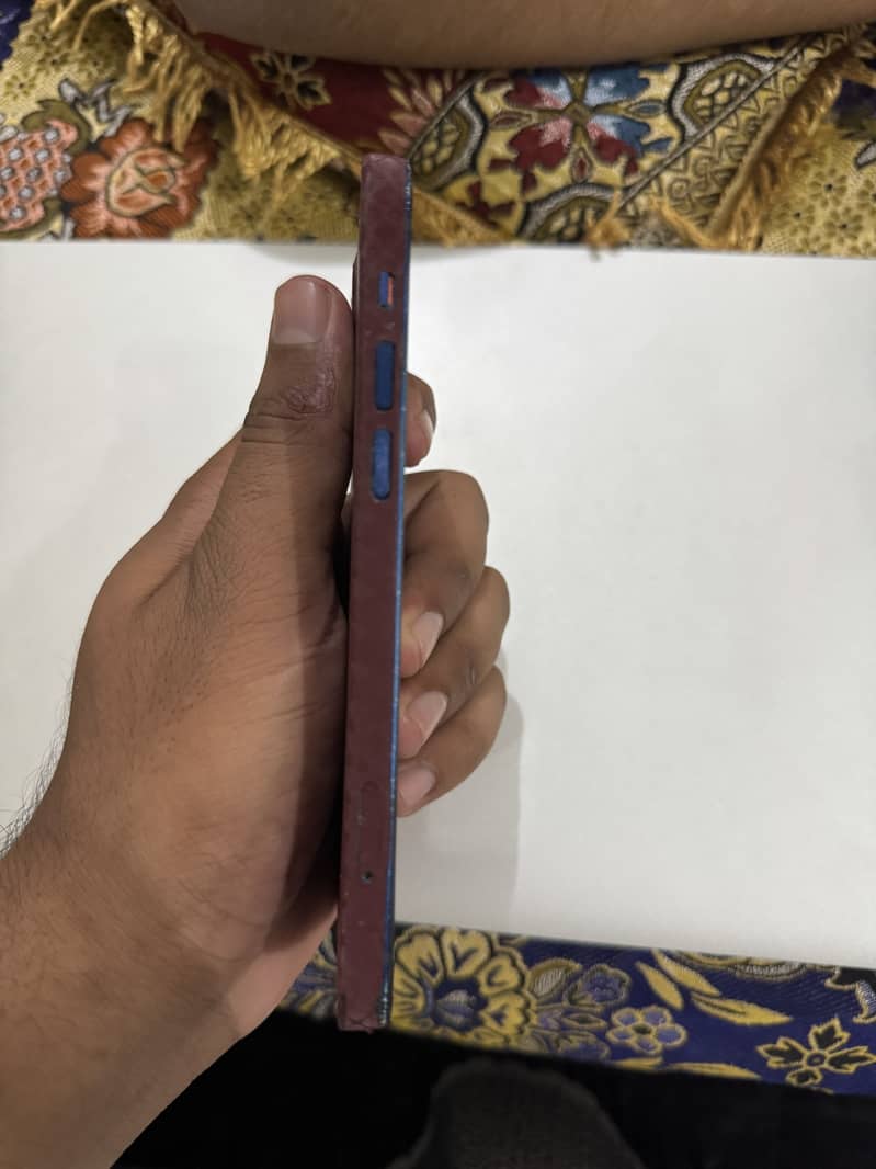 Apple iPhone 12 2